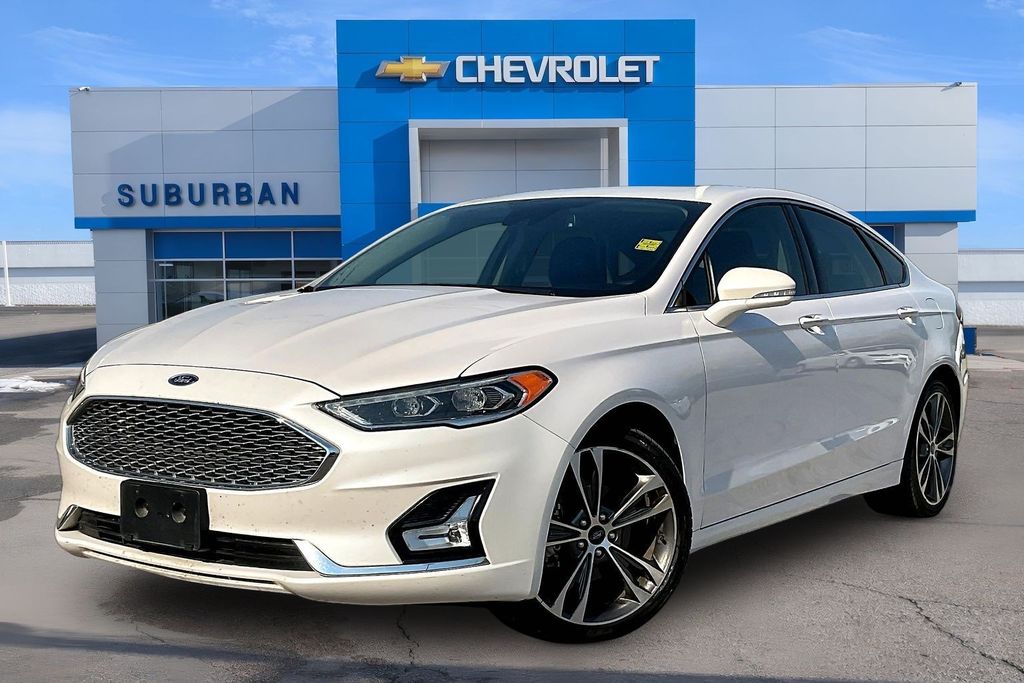 White Platinum 2019 Ford Fusion Titanium Sedan Front-Wheel Drive 6-Speed Automatic