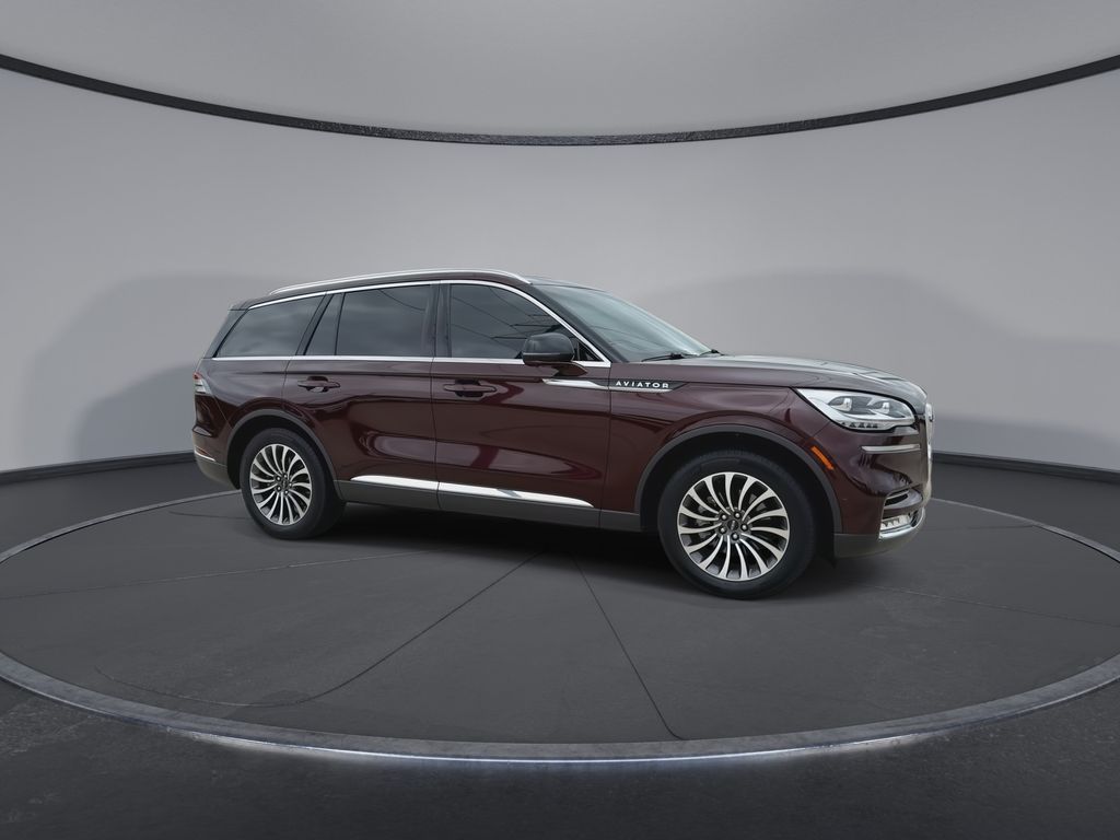 Thumbnail: 2022 Lincoln Aviator - 2