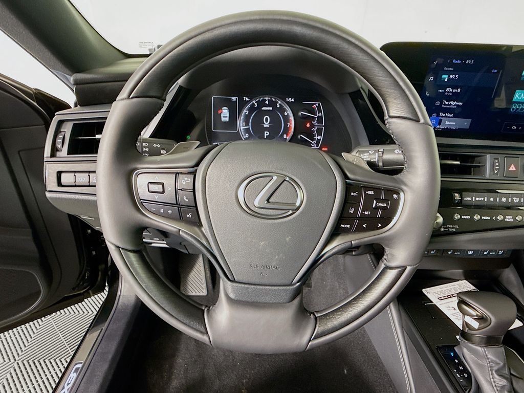 2025 Lexus ES  10