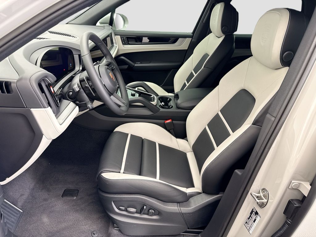 Thumbnail: 2026 Porsche Cayenne - 5