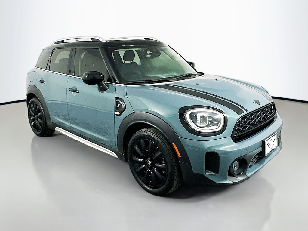 2022 MINI Cooper Countryman Iconic 3