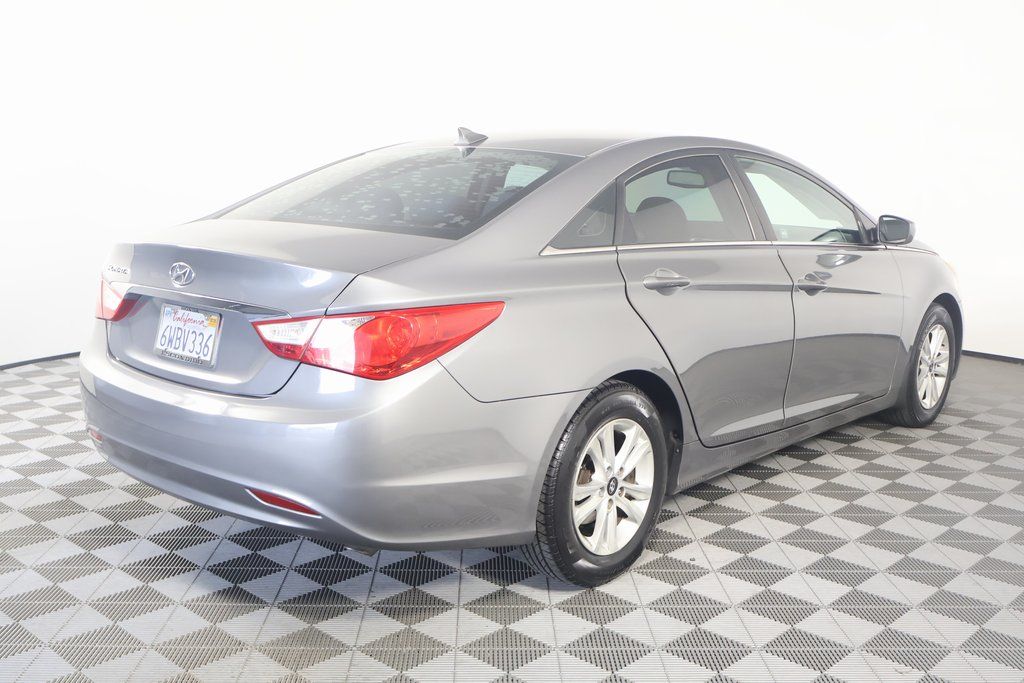 2012 Hyundai Sonata GLS 4