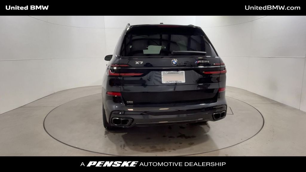 2025 BMW X7 M60i 7