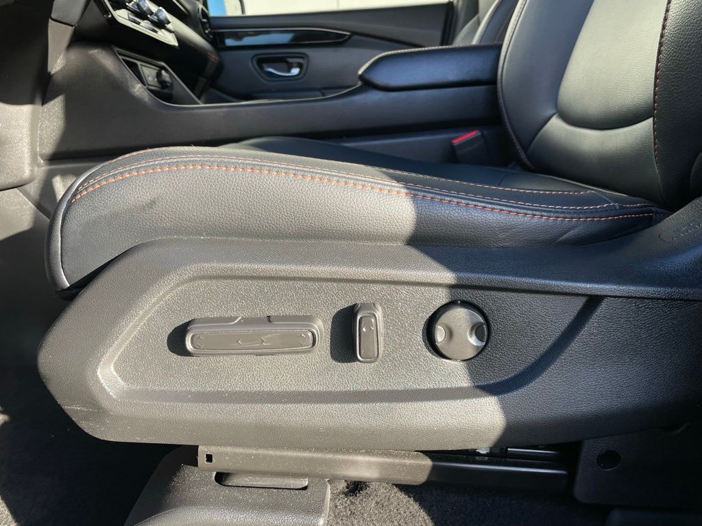 Thumbnail: 2023 Honda Pilot - 26