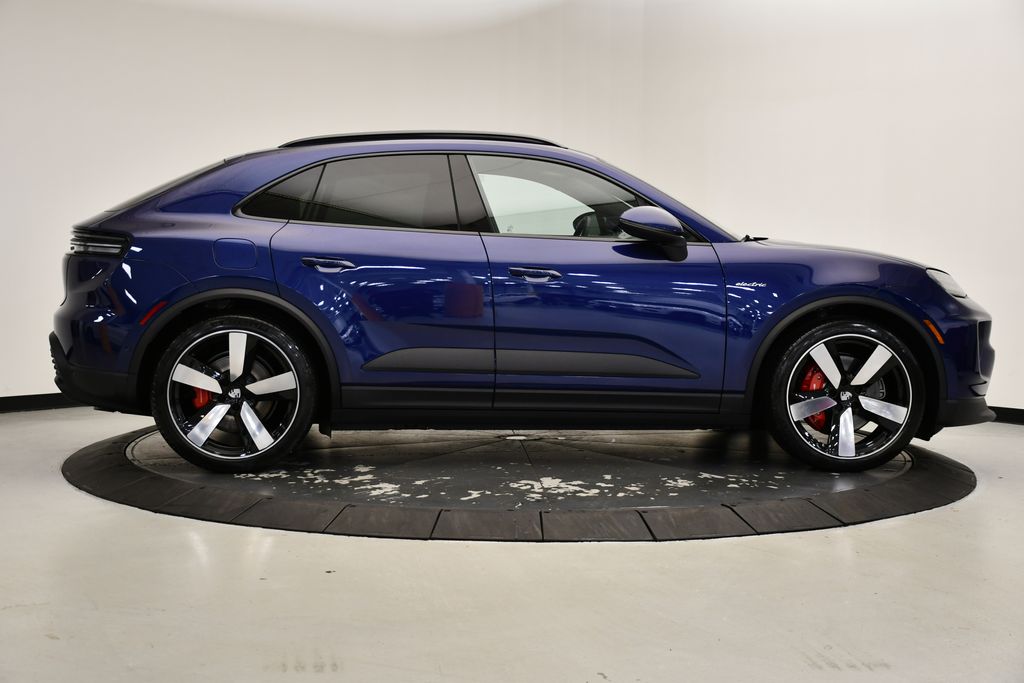 Thumbnail: 2025 Porsche Macan - 8