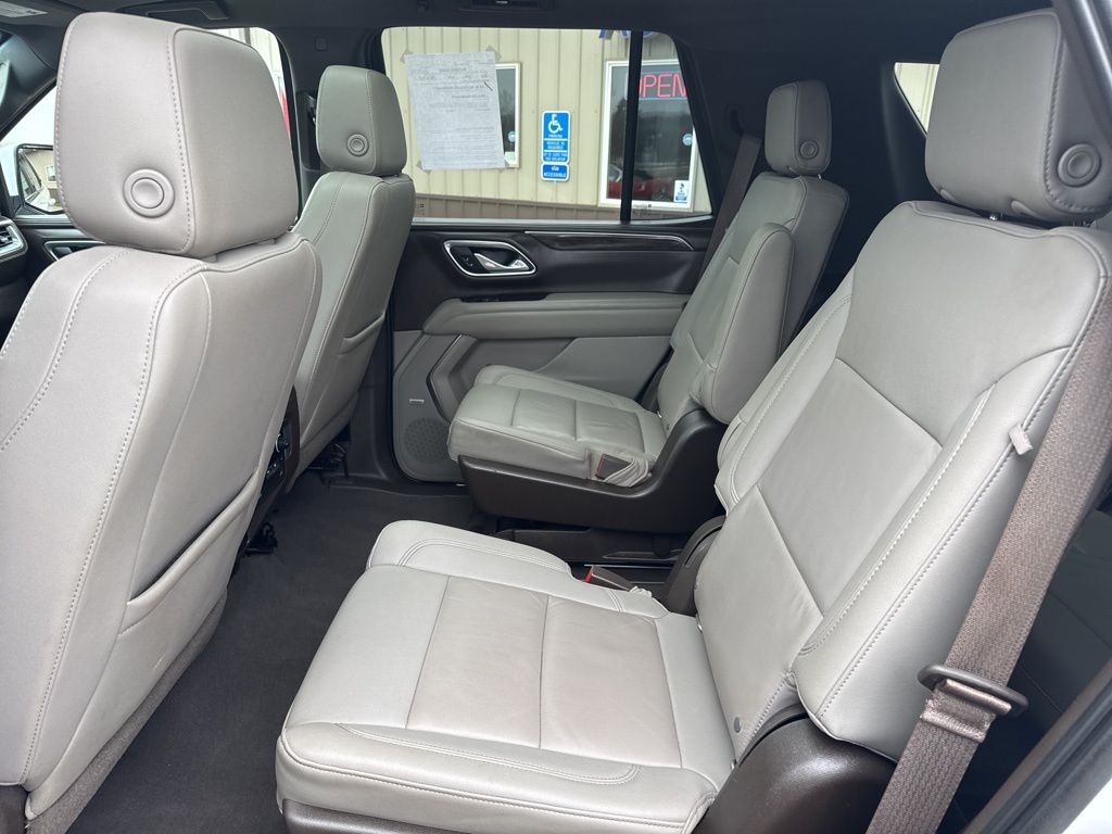 Used 2021 White Chevrolet Z71 image 25