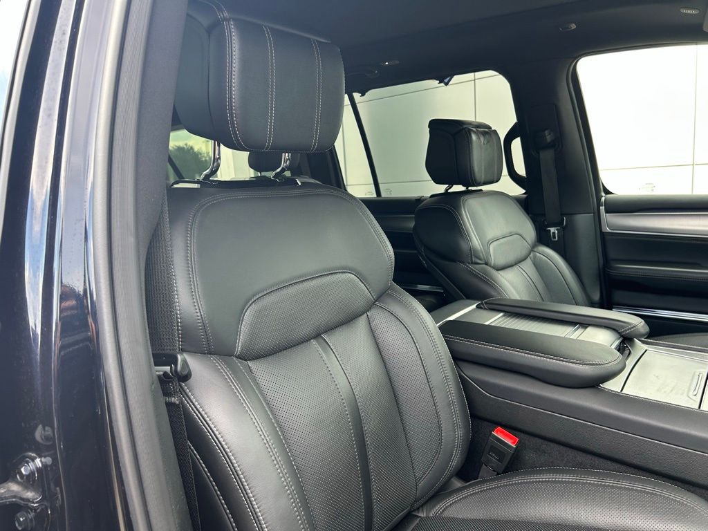 2023 Jeep Grand Wagoneer L Base