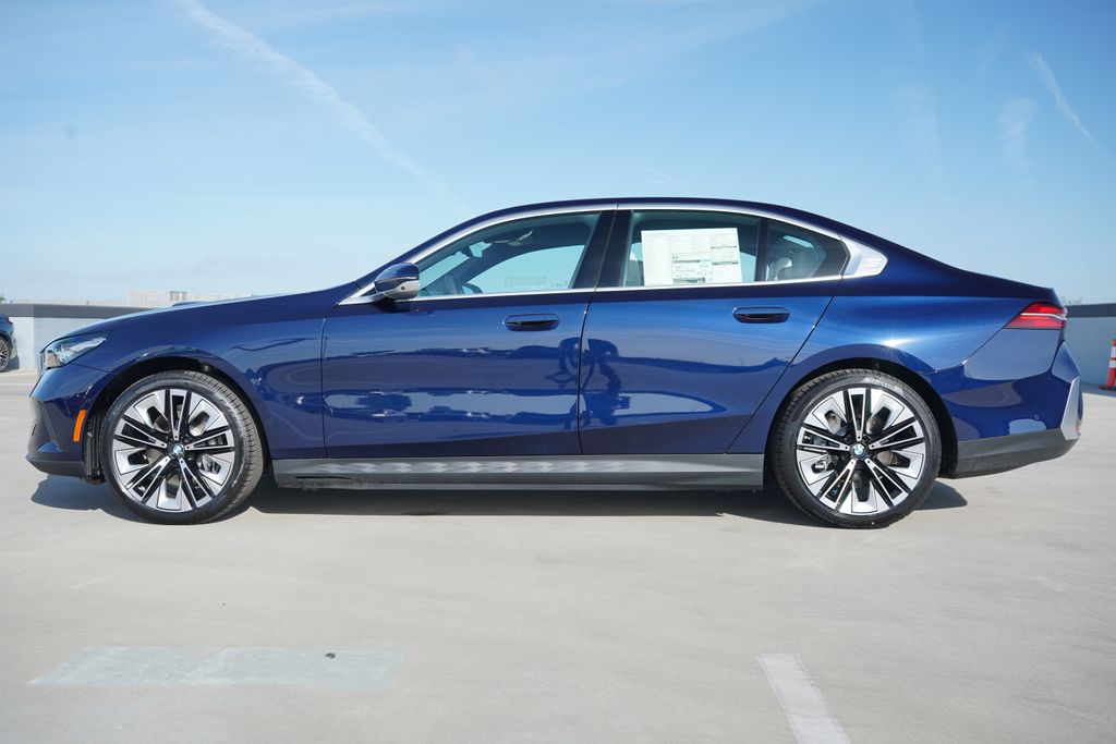 Thumbnail: 2026 BMW i5 - 4