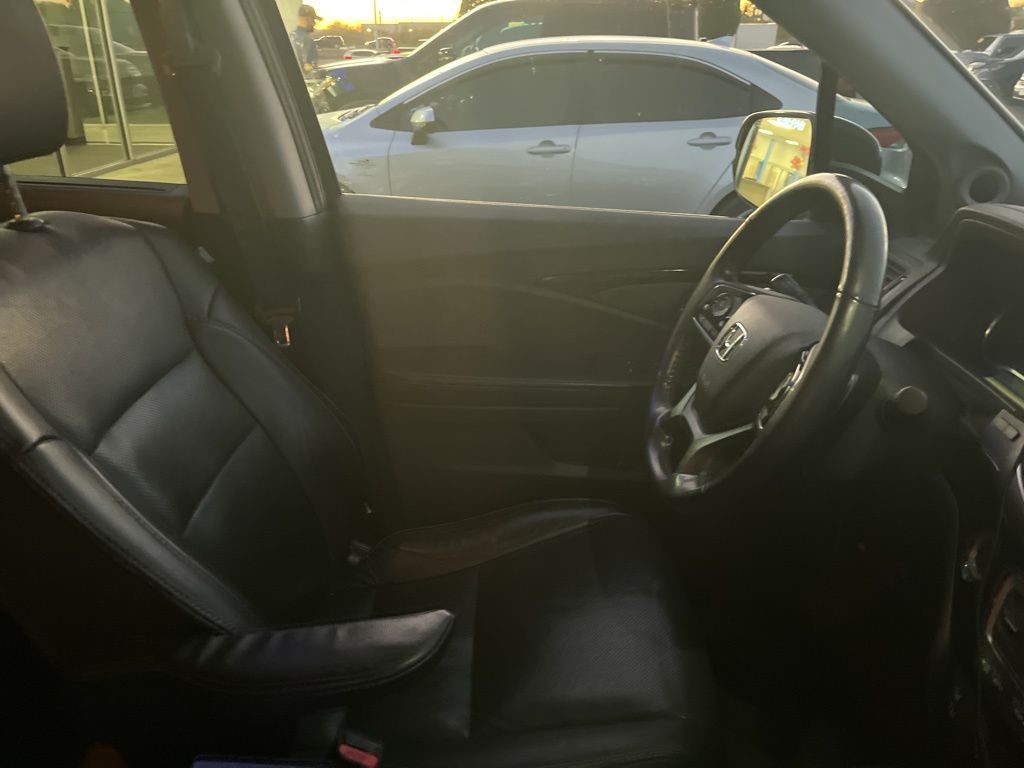 Thumbnail: 2019 Honda Pilot - 4