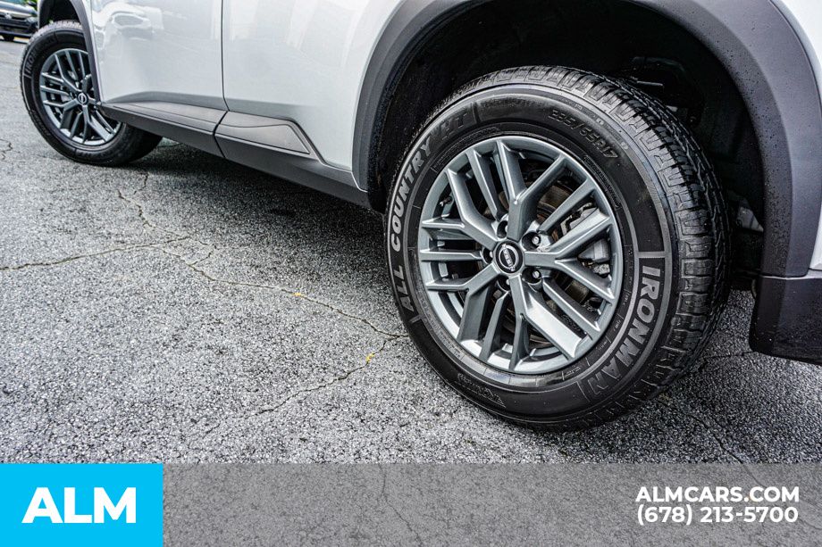 Used 2024 Silver Nissan S image 15
