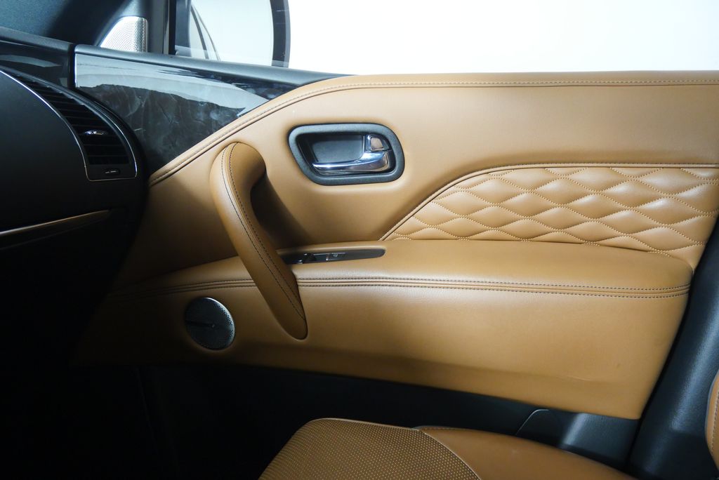 Thumbnail: 2023 INFINITI QX80 - 30