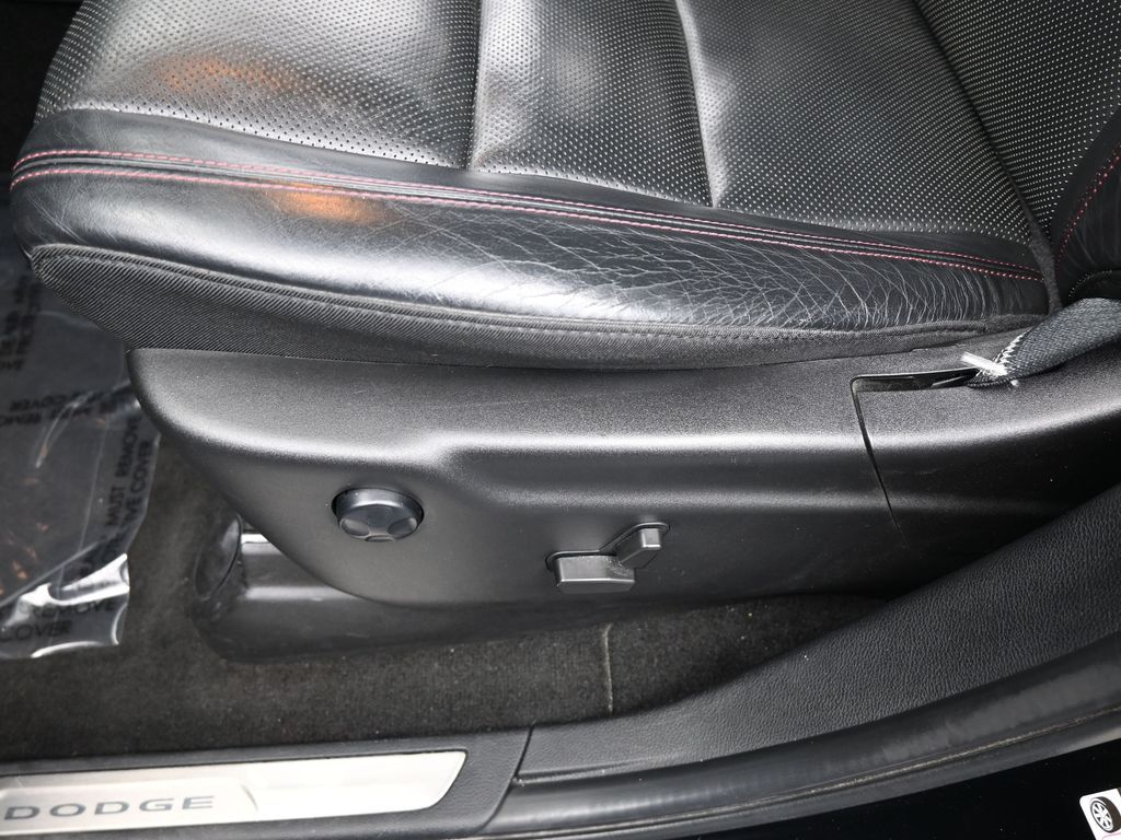 Used 2022 DB Black Crystal Clearcoat Dodge R/T image 15