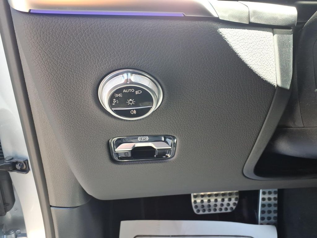 New 2026 Cirrus Silver Metallic Mercedes-Benz GLC 300 image 17
