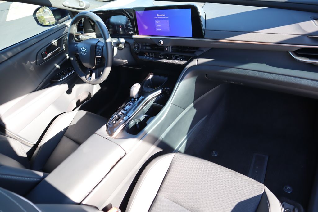 Thumbnail: 2025 Toyota Crown Signia - 17