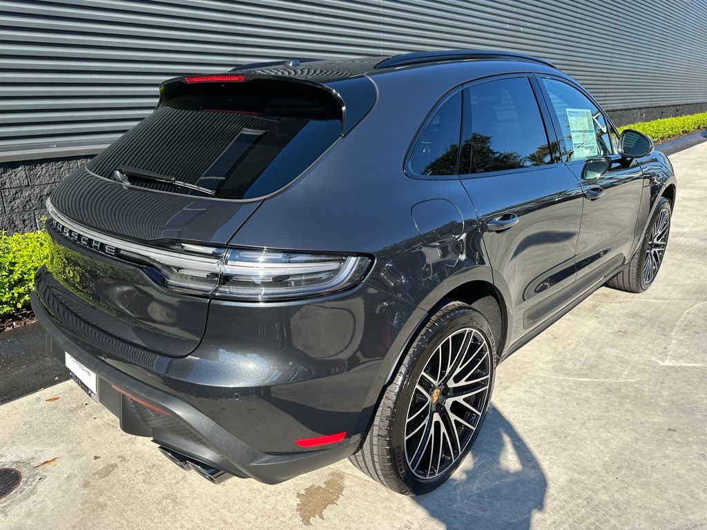 Thumbnail: 2026 Porsche Macan - 9