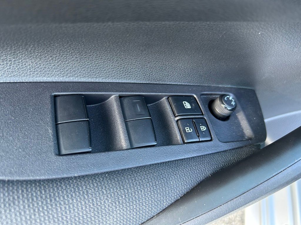 2024 Toyota Corolla LE 16