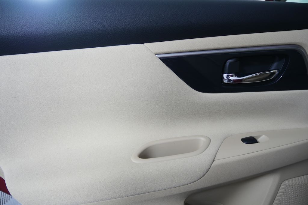 Thumbnail: 2014 Nissan Altima - 14