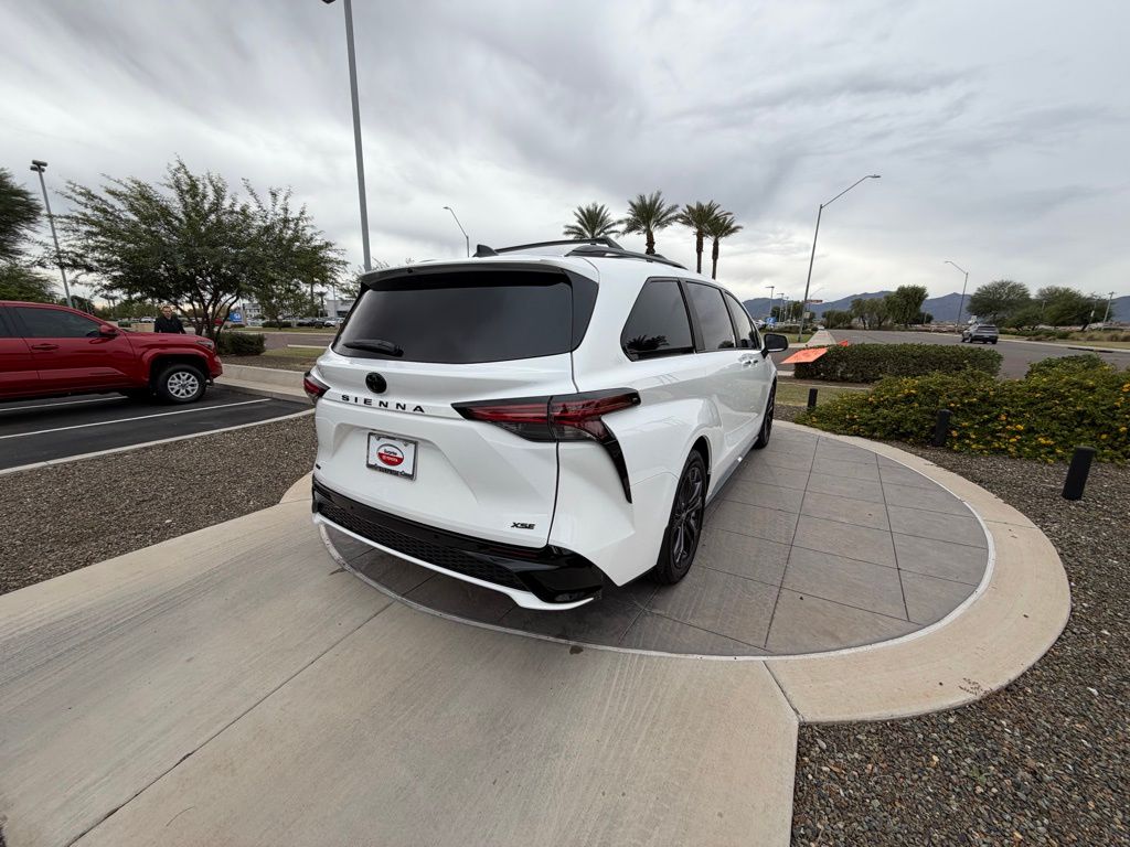 Thumbnail: 2026 Toyota Sienna - 5