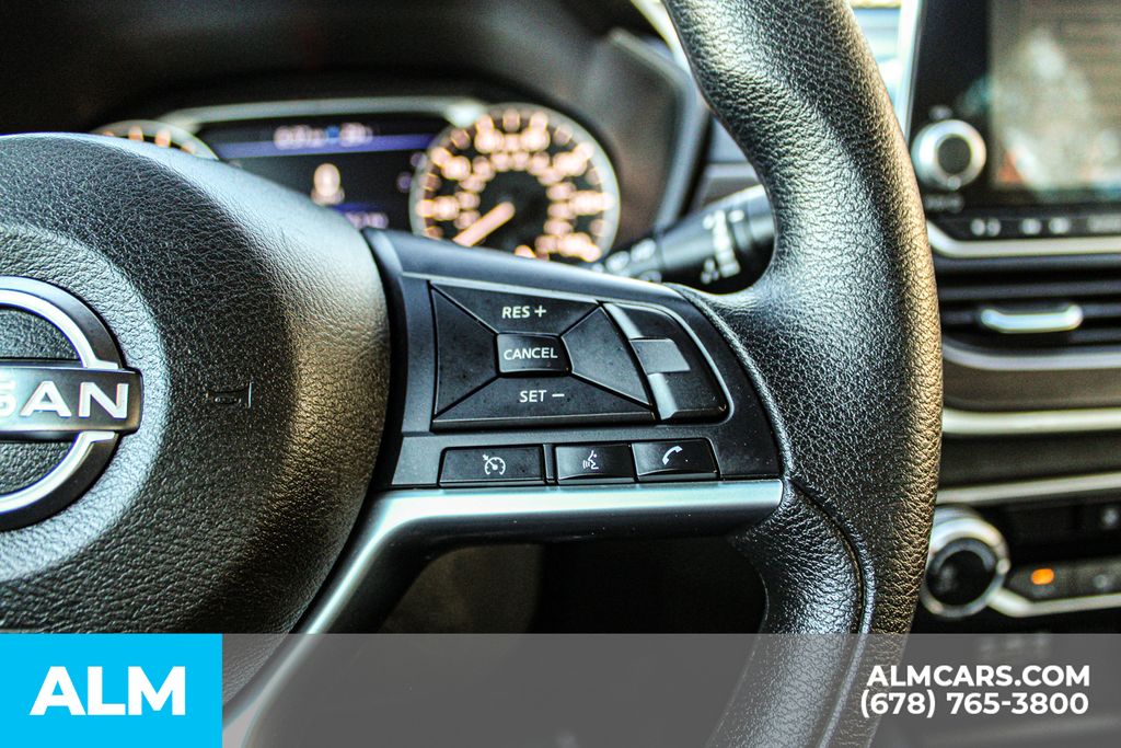 Used 2024 Silver Nissan 2.5 SV image 25