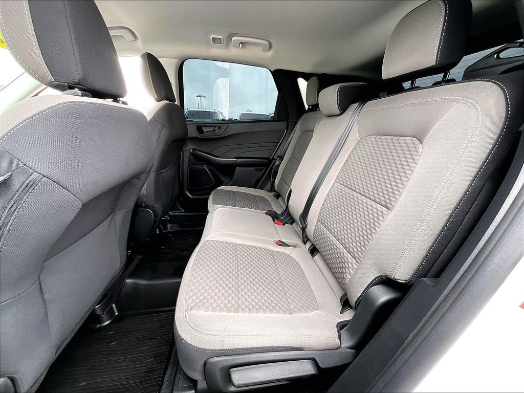 2022 Ford Escape — photo 15