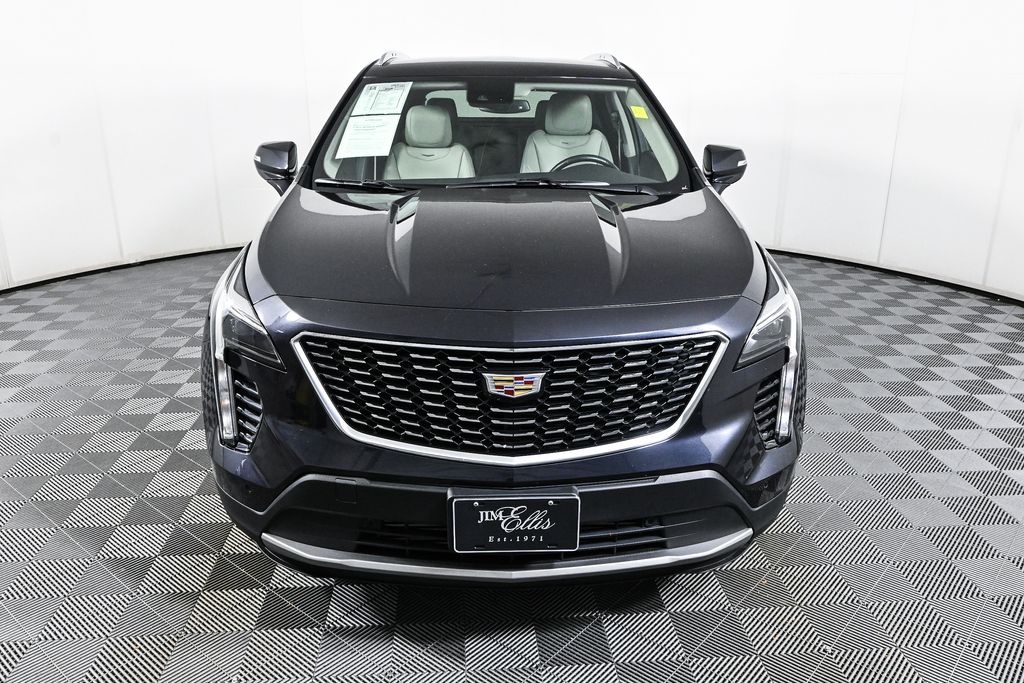 2023 Cadillac XT4 Premium Luxury 2