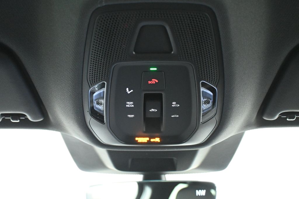 Thumbnail: 2025 Audi SQ5 - 16