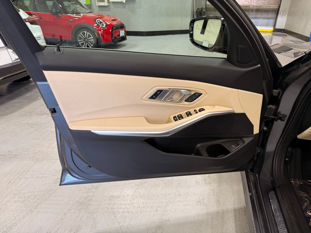 2021 BMW 3 Series 330i xDrive 10