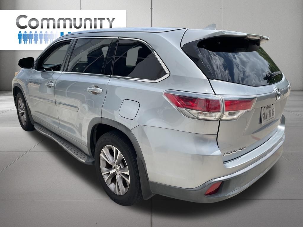 2015 Toyota Highlander XLE V6 Silver at Emmons Autoplex