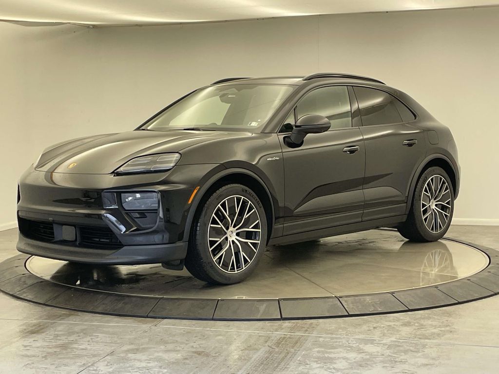 2026 Porsche Macan Electric 4 - 0