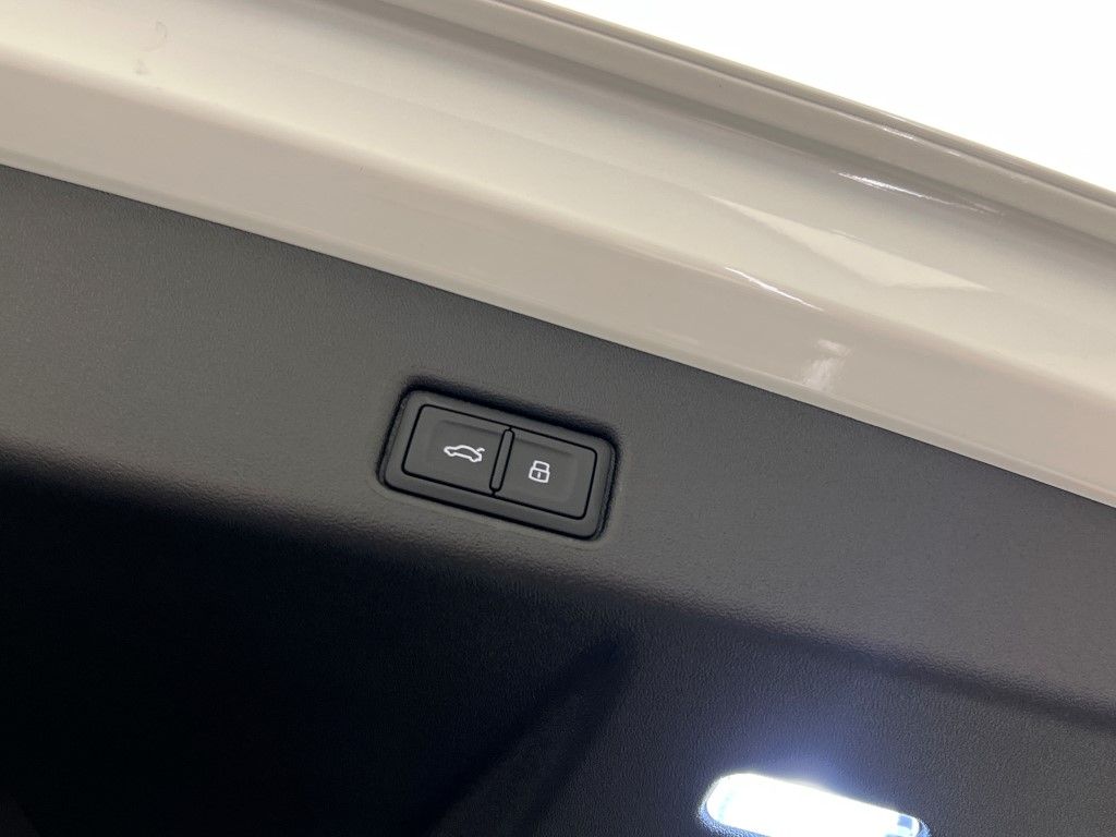 Thumbnail: 2025 Audi Q5 - 11