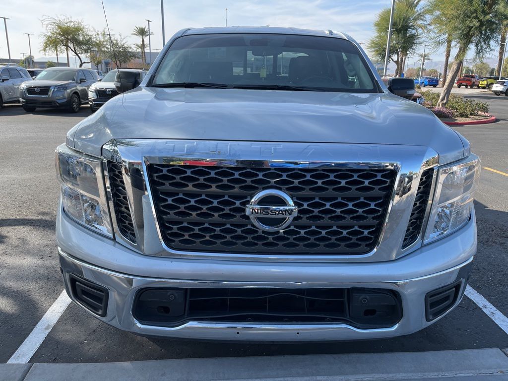 2018 Nissan Titan SV 2