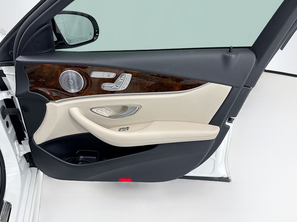 Thumbnail: 2019 Mercedes-Benz E-Class - 24
