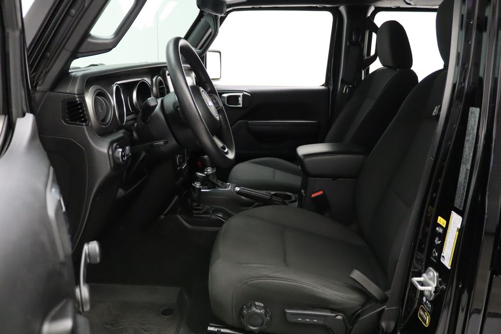 Thumbnail: 2023 Jeep Gladiator - 14