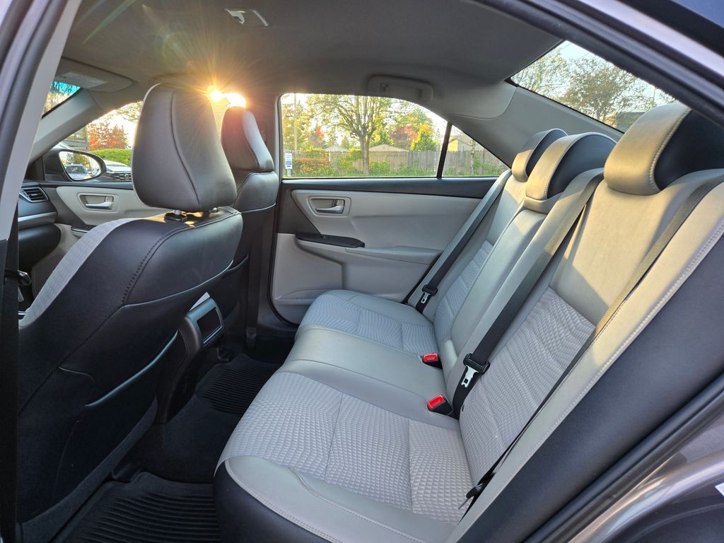 2015 Toyota Camry SE