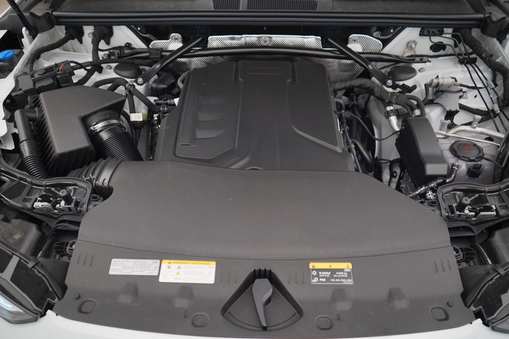 Thumbnail: 2025 Audi Q5 - 12