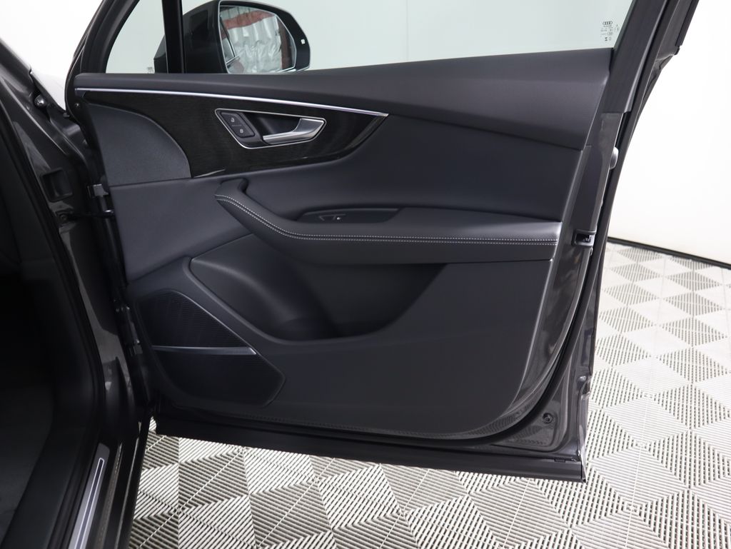 Thumbnail: 2026 Audi Q7 - 29