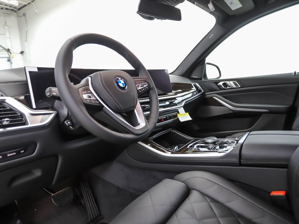 Thumbnail: 2026 BMW X5 - 10