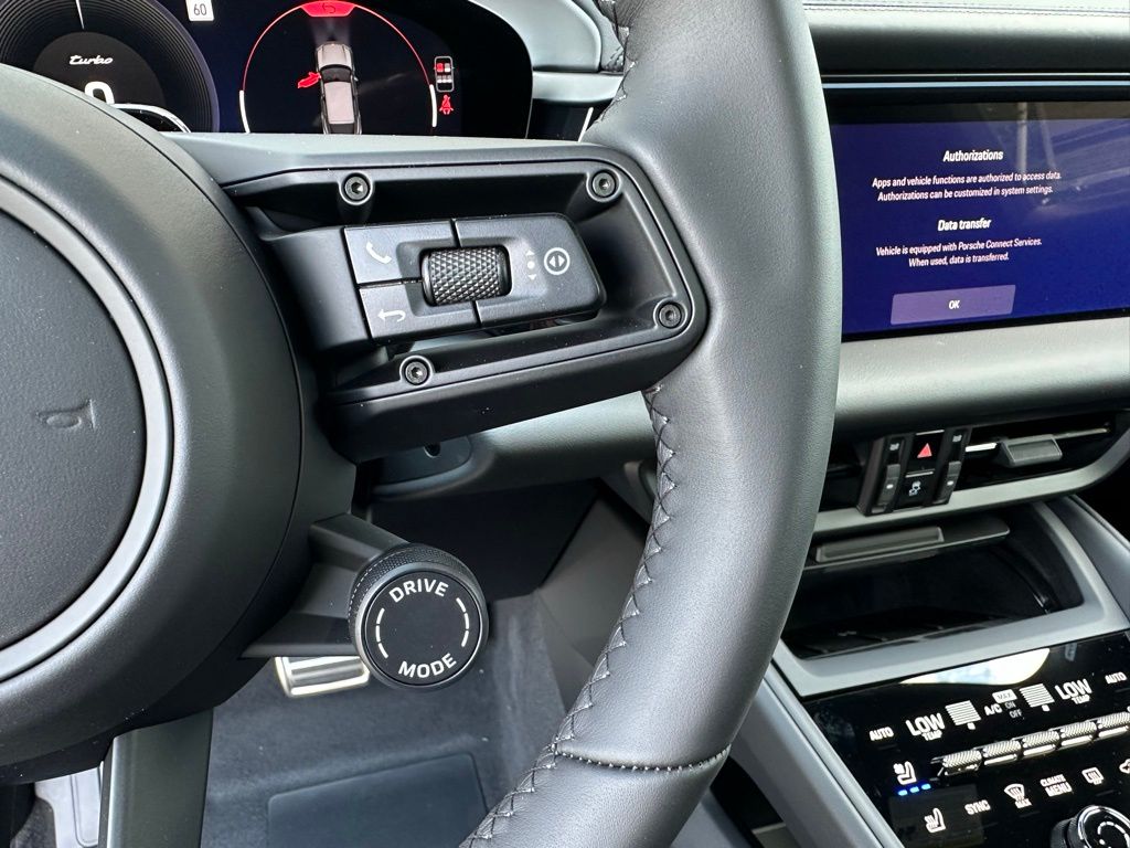 Thumbnail: 2026 Porsche Macan - 18