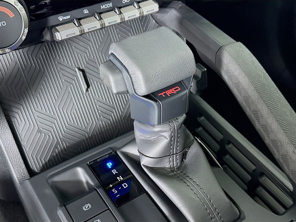 2025 Toyota Tacoma TRD PreRunner - Photo 12