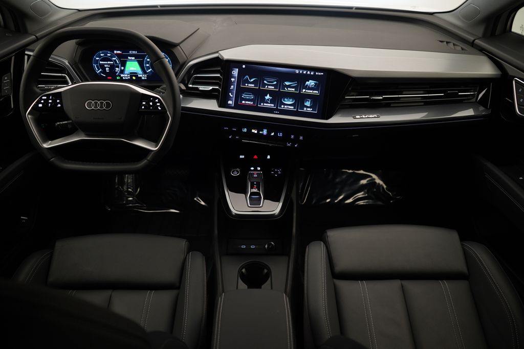 Thumbnail: 2023 Audi Q4 e-tron - 8
