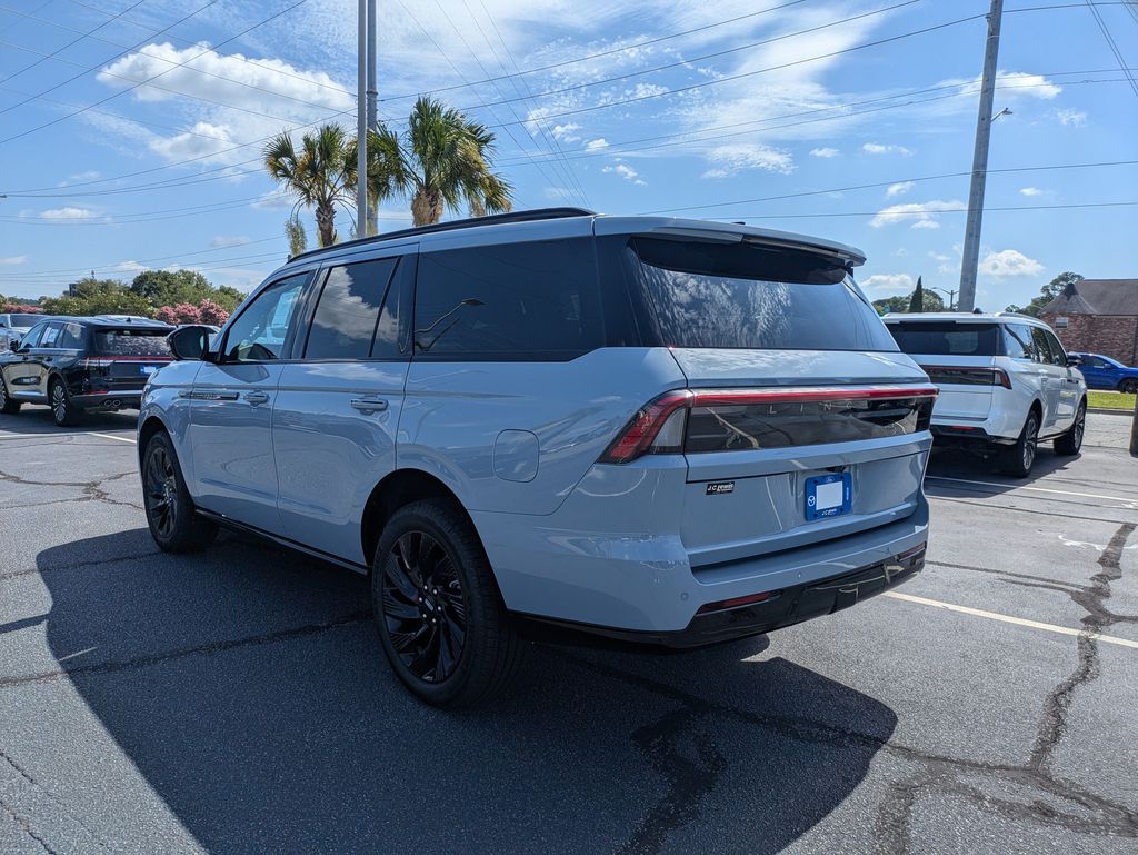 2027 Lincoln Navigator 