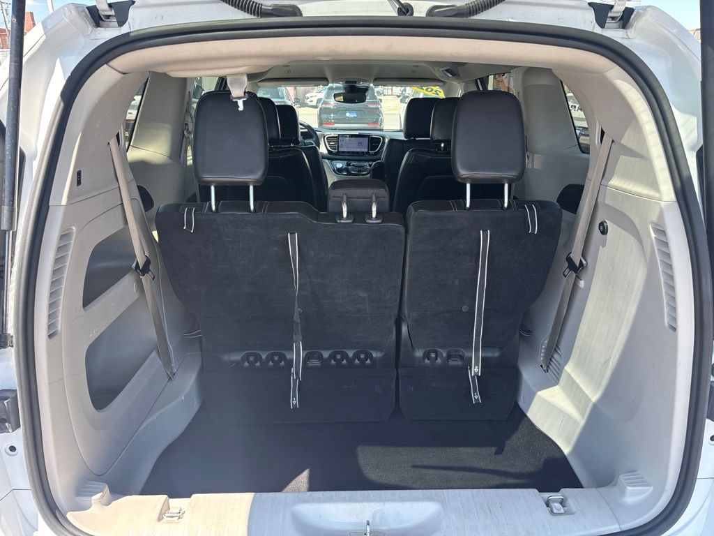 Used 2023 Chrysler Pacifica Van