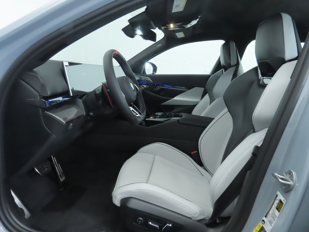 Thumbnail: 2026 BMW M5 - 20