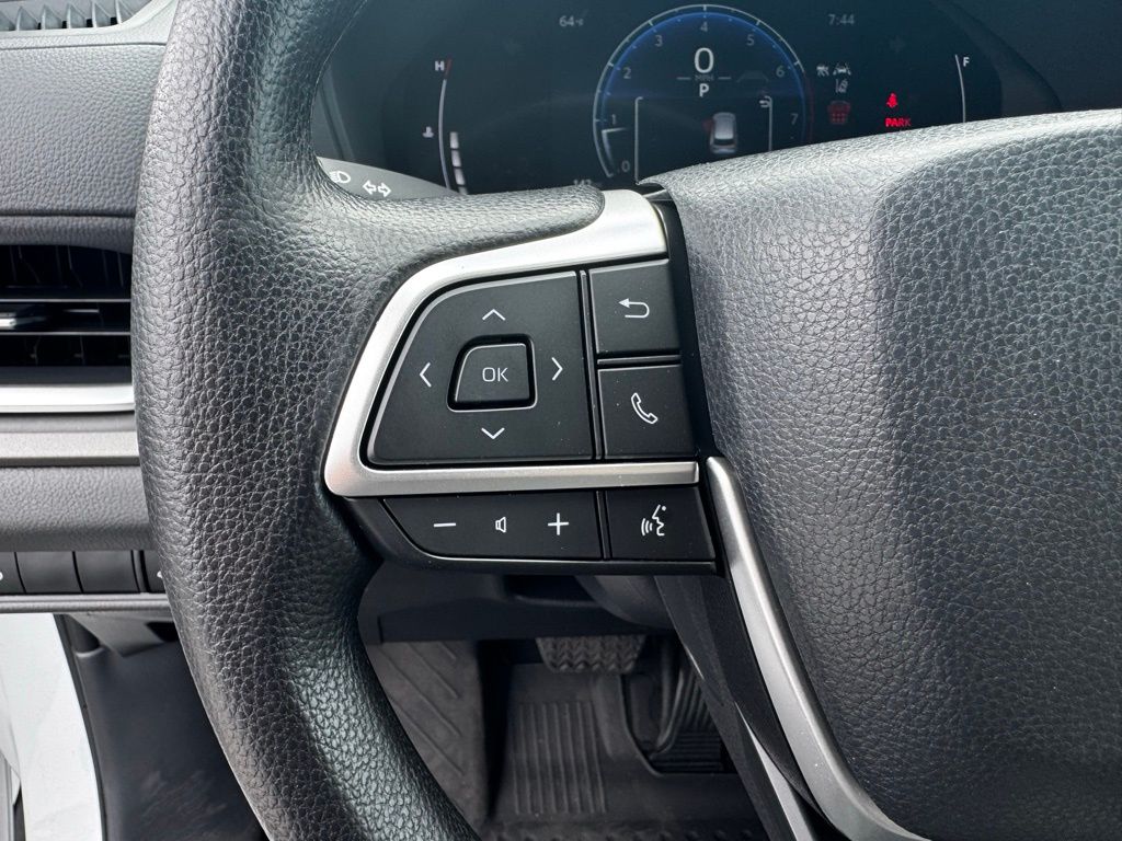 2025 Toyota Grand Highlander LE AWD photo 22