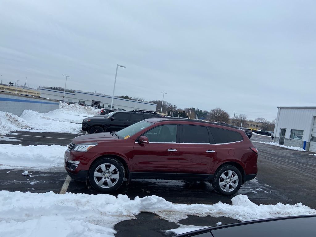 Thumbnail: 2017 Chevrolet Traverse - 2
