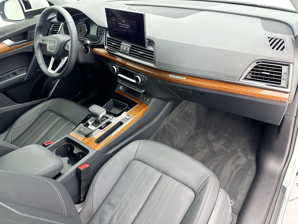 Thumbnail: 2023 Audi Q5 - 15