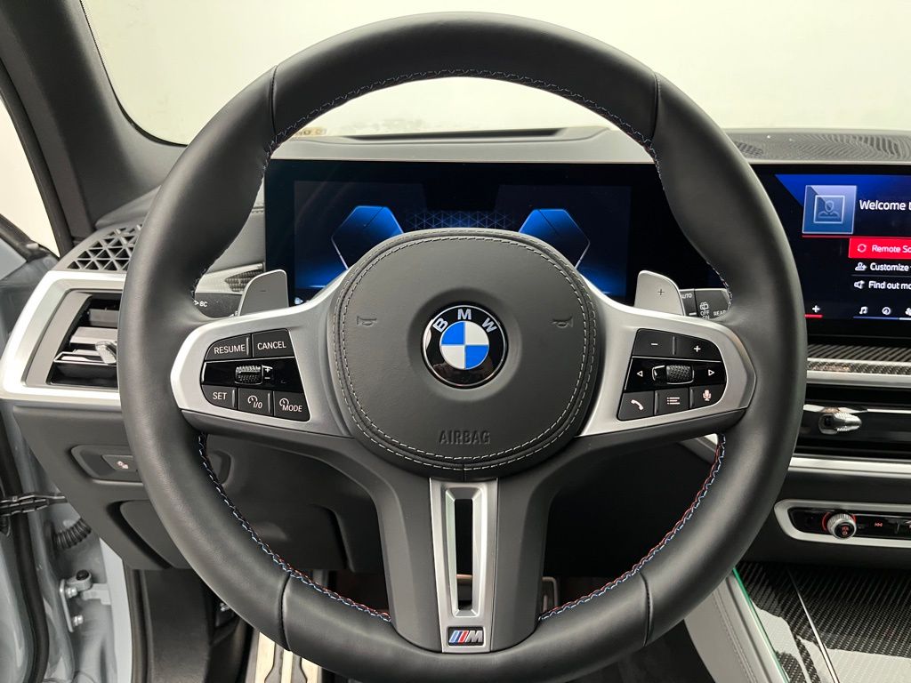 2025 BMW X5 M60i 11