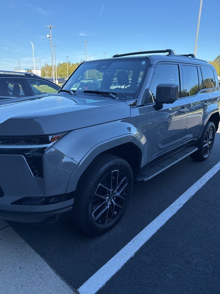 Thumbnail: 2024 Lexus GX - 2