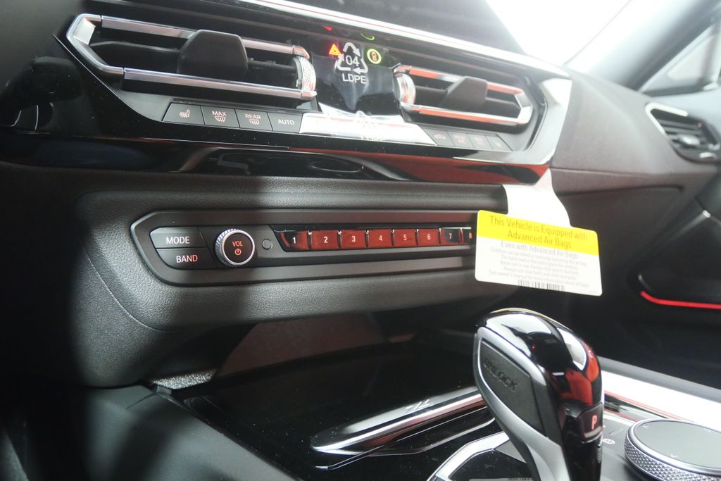 Thumbnail: 2026 BMW Z4 - 17