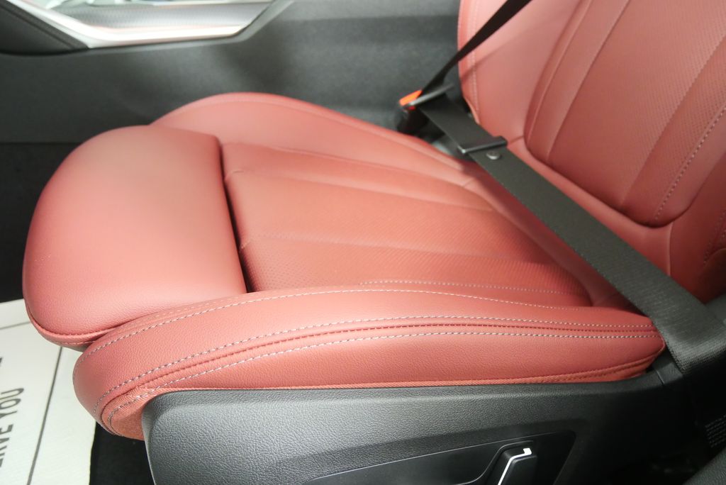 Thumbnail: 2026 BMW i4 - 10